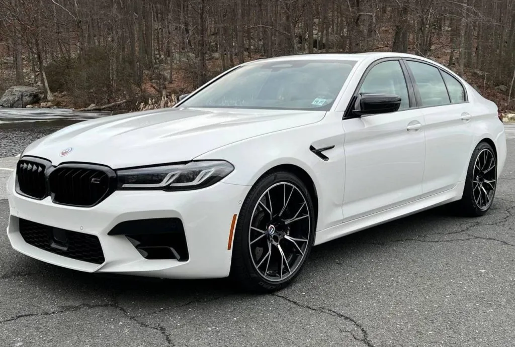 BMW M5 - Rent a Car Islamabad with Driver