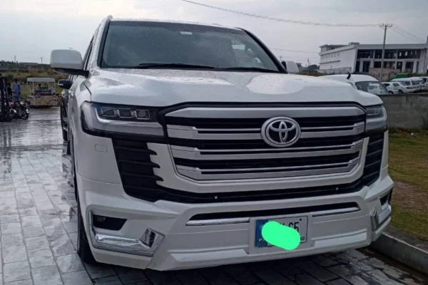 Toyota Land Cruiser 300 - SUV Rental Islamabad for Outstation Trips